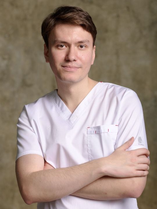 Офтальмохирург Петров Антон Александрович